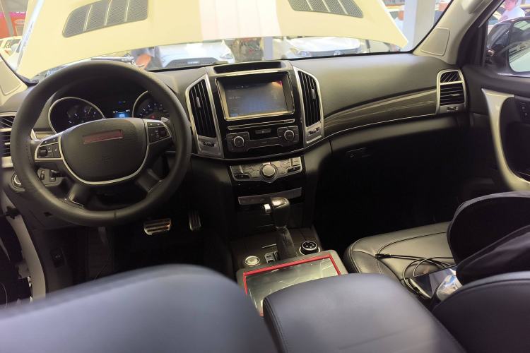 Used Haval H9 2015 2.0T Four-Wheel Drive Luxury Model 5 Seats