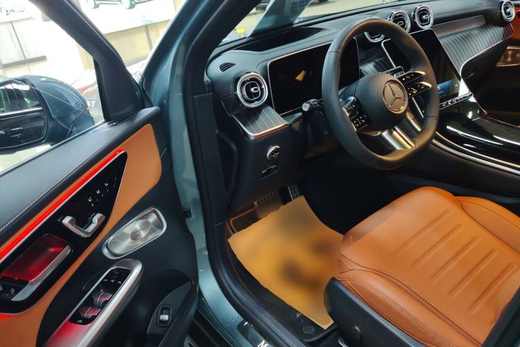 Used Mercedes-Benz GLC 2024 GLC 300 L 4MATIC Luxury Model 5 Seats