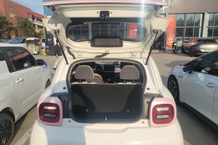 Used ORA Black Cat 2022 Updated Version 301 km Cute Pet Edition Lithium Iron Phosphate Trunk