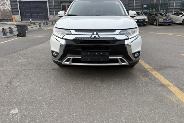 Used Mitsubishi Outlander 2019 2.0L Two-Wheel Drive Comfort Edition 5 Seats China VI Standard
