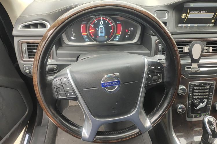 Used Volvo S80L 2014 2.0T T5 Luxury Executive Edition Steering Wheel