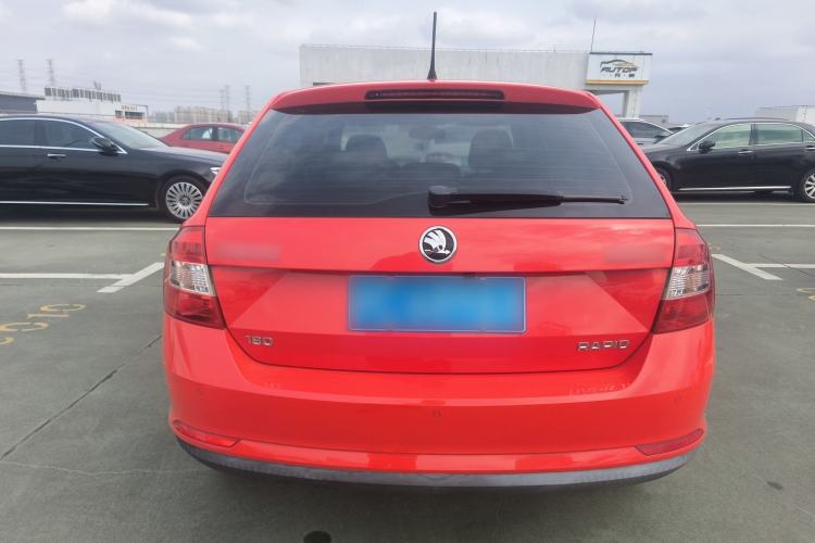 Used Skoda Rapid Spaceback 2016 Revised 1.6L Automatic Chuanxing Version
