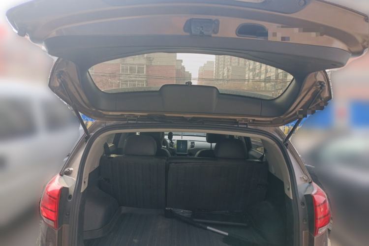 Used Kia Sportage R 2015 2.0L Automatic Two-Wheel Drive DLX Model Trunk