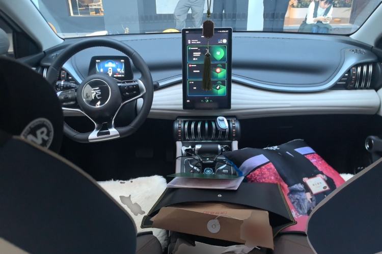 Used BYD Yuan PLUS 2024 Honor Edition 430KM Leading Model Center Console