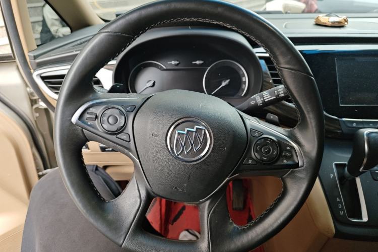 Used Buick GL8 2017 ES 28T Premium Version China V Standard Steering Wheel