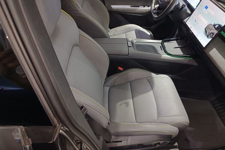 Used Lynk & Co 08 EM-P 2023 245km Ultra-Long Range Halo Right Front Seat