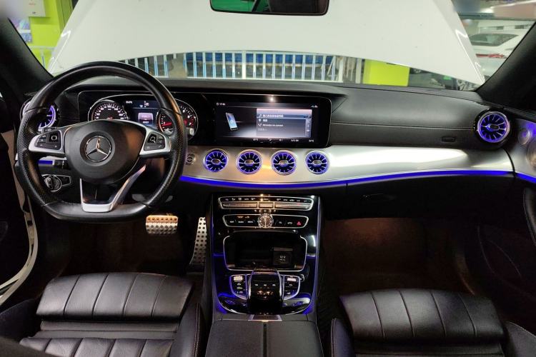 Used Mercedes-Benz E-Class 2018 E 200 4MATIC Coupe Center Console