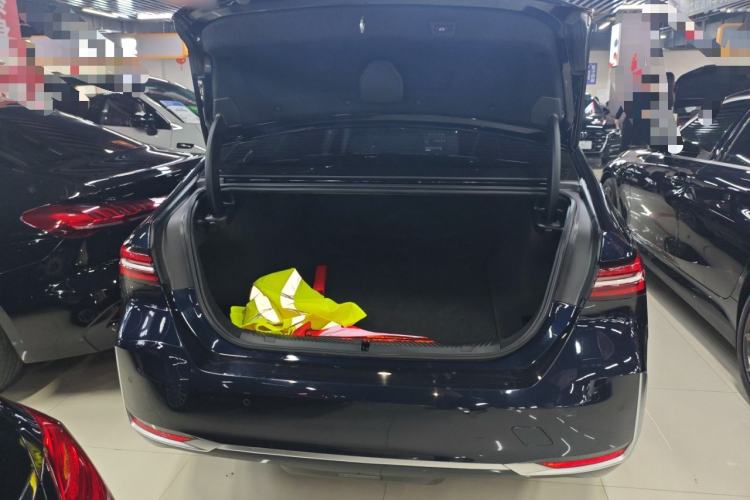 Used BMW i5 2024 eDrive 35L Luxury Package
