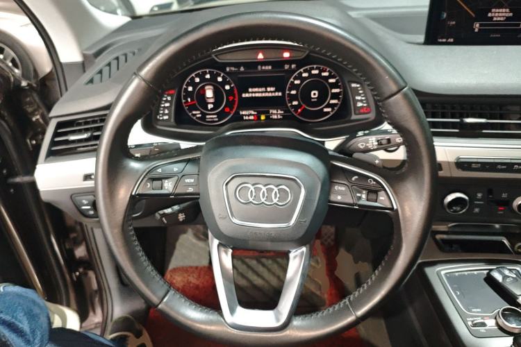 Used Audi Q7 2016 45 TFSI Technology Edition Steering Wheel