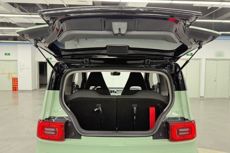 Used Wuling Hongguang MINIEV 2022 Macaron Fashion Model Lithium Iron Phosphate Interior 10