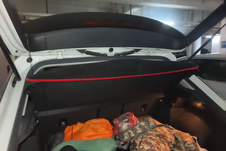 Used Volkswagen T-ROC 2019 230TSI DSG Two-Wheel-Drive Advanced Version China VI Standard Trunk