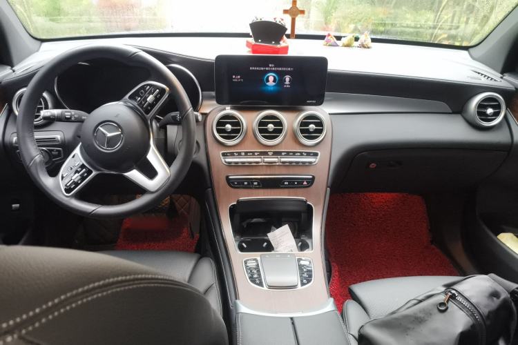 Used Mercedes-Benz GLC 2021 GLC 300 L 4MATIC Dynamic Model Center Console