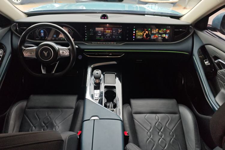 Used VOYAH FREE 2021 Four-Wheel Drive Standard Range-Extended Exclusive Luxury Package Interior 2