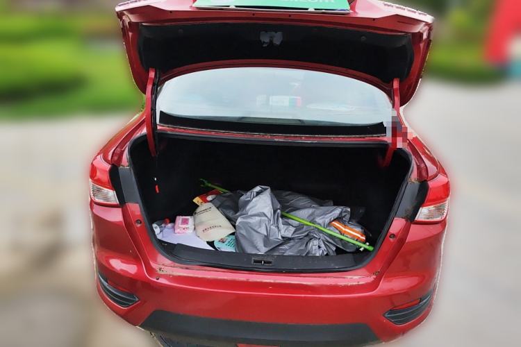 Used Nissan Lannia 2016 1.6L Manual Cool Edition Trunk