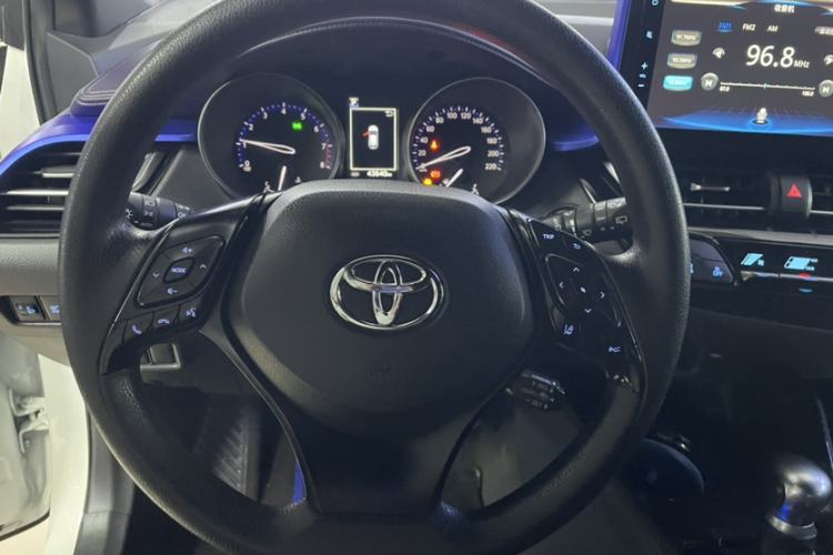 Used Toyota C-HR 2018 2.0L Leading with Sunroof China VI Standard Steering Wheel
