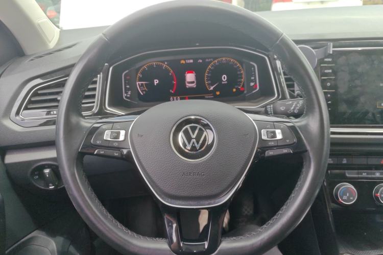 Used Volkswagen T-ROC 2022 280TSI DSG Two-Wheel Drive Comfort PLUS Steering Wheel
