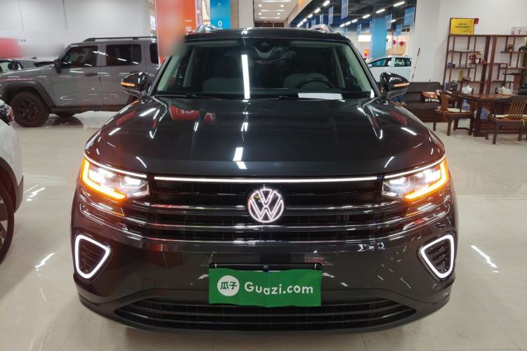 Used Volkswagen Tavendor 2023 330TSI Luxury Touring Edition
