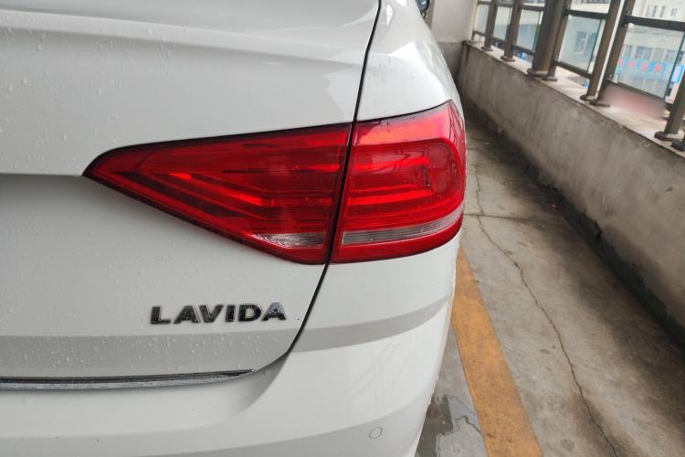 Used Volkswagen Lavida 2017 1.6L Automatic Comfort Edition Right Rear Taillight