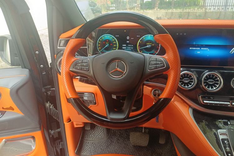 Used Mercedes-Benz Vito 2023 2.0T Elite Version 7 Seats
