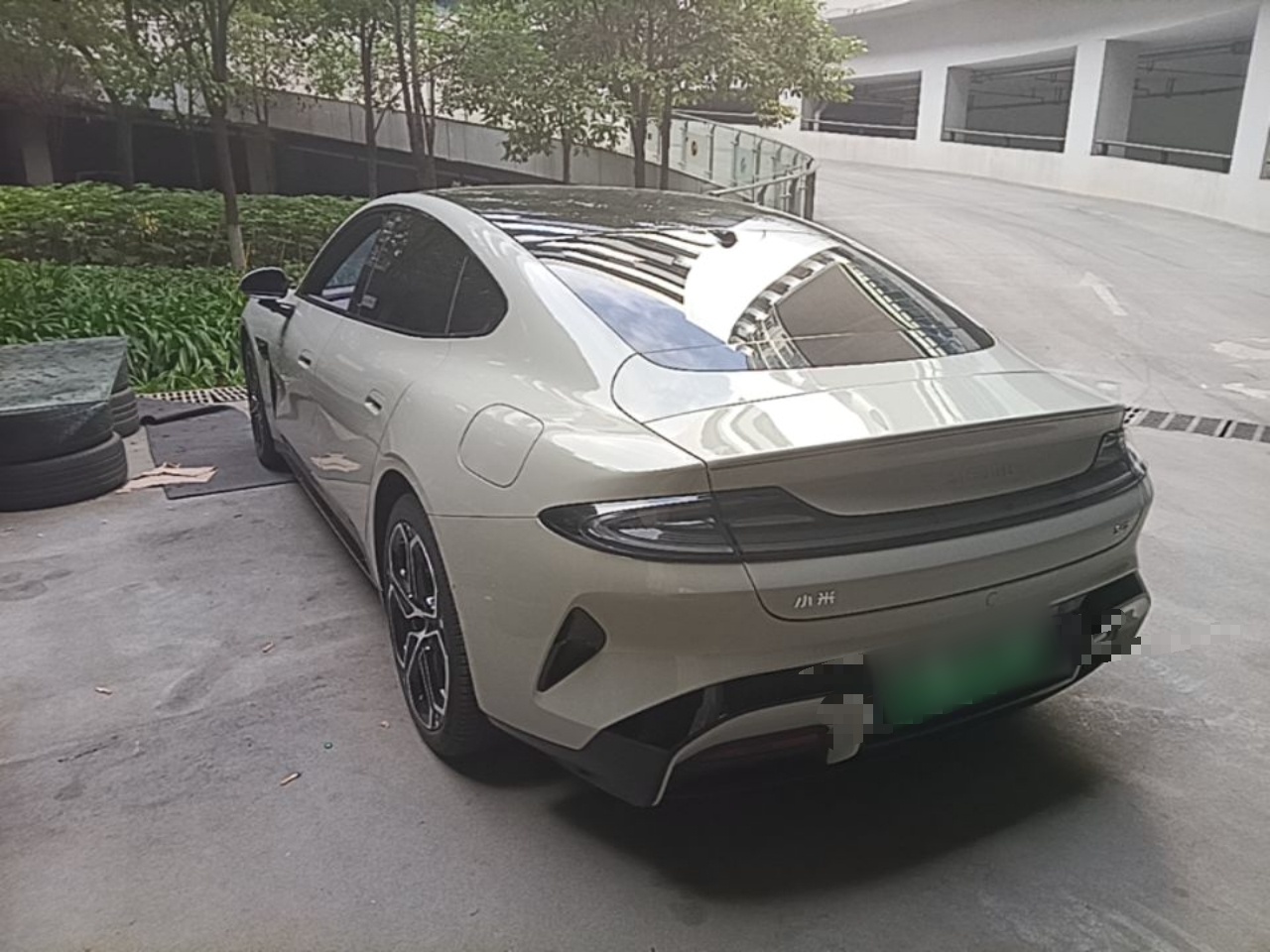 Xiaomi Auto SU7 2024 Rear-Drive Ultra-Long Range Advanced Pro-Level Intelligent Driving Version — снимка 4