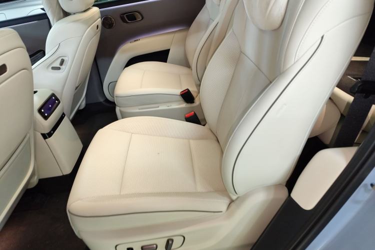 Used Li Auto i8 2025 Model Standard Version
