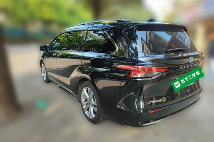 Used Toyota Sienna 2021 2.5L Hybrid Platinum Edition
