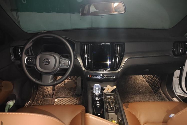 Used Volvo S60 2025 B4 Zhiyi Luxury Edition Center Console