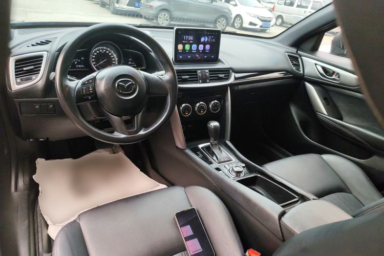 Used Mazda CX-4 2016 2.0L Automatic 2WD Blue Sky Dynamic Edition Center Console