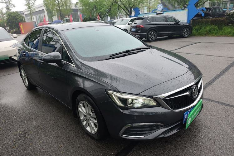 Used Buick Verano 2018 Sedan 20T Dual-Clutch Leading Model Front Right 45 Deg