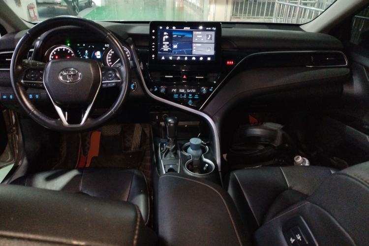 Used Toyota Camry 2023 2.0G Luxury Edition
