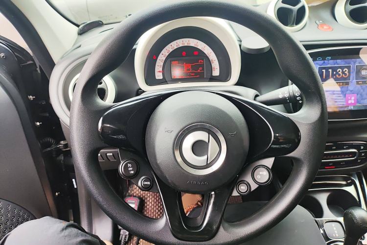 Used smart forfour 2016 1.0L 52 kW Dynamic Edition
