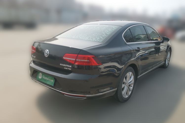 Used Volkswagen Magotan 2017 330TSI DSG Luxury Model Rear Right 45 Deg