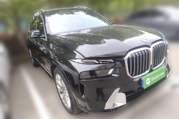 Used BMW X7 2023 xDrive40i Luxury Package with Premium Features
