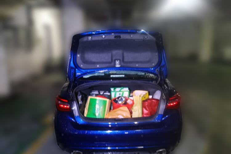 Used Infiniti Q50L 2018 2.0T Enjoyment Version China VI Standard Trunk