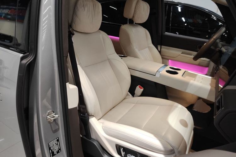 Used Li Auto MEGA 2024 Ultra Model
