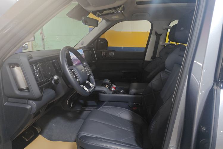 Used Formula Leopard Leopard 5 2023 Explore Edition