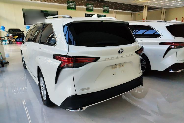 Used Toyota Granvia 2023 2.5L Hybrid Comfort Edition