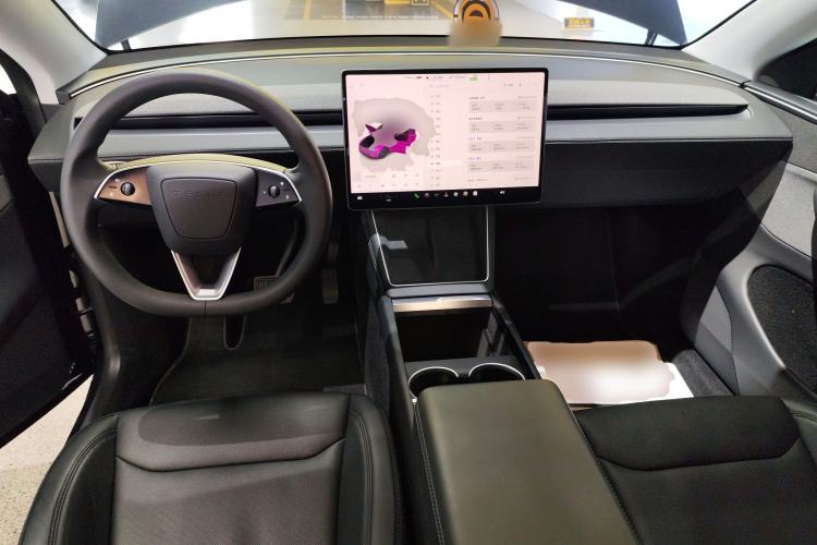 Used Tesla Model Y 2025 Rear-Wheel-Drive Version Center Console