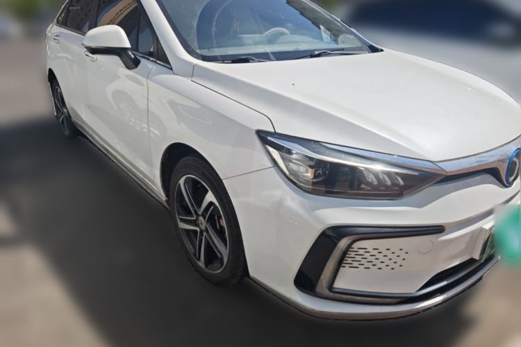 Used BAIC Beijing EU5 2018 R500 Smart Wind Edition Front Right 45 Deg