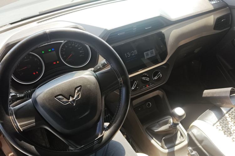 Used Wuling Hongguang 2019 1.5L S Comfort Edition China VI LAR Center Console