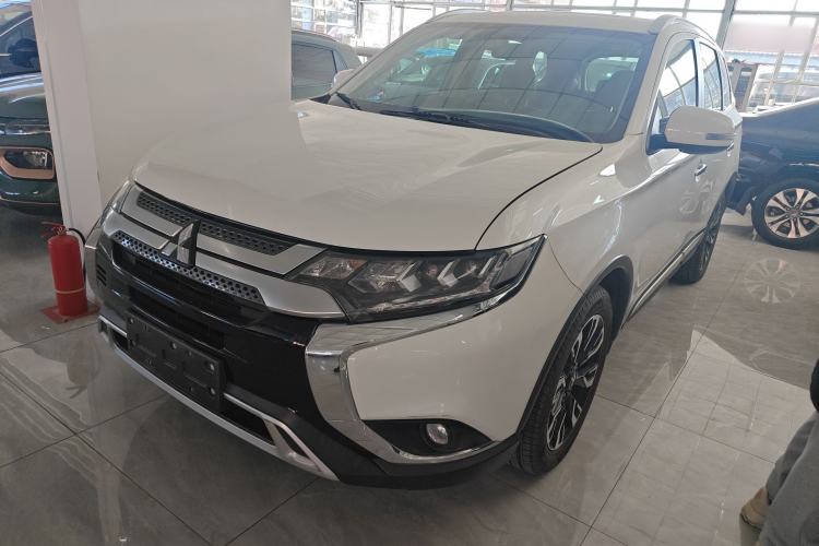 Used Mitsubishi Outlander 2019 2.4L 4x4 Zhi Xiang Edition 5 Seats China VI Standard