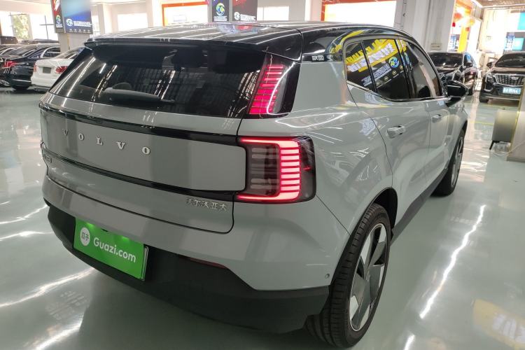 Used Volvo EX30 2025 Rear-Drive Long-Range Version Ultra
