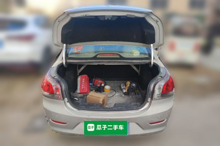 Used Baojun 630 2011 1.5L manual Elite version
