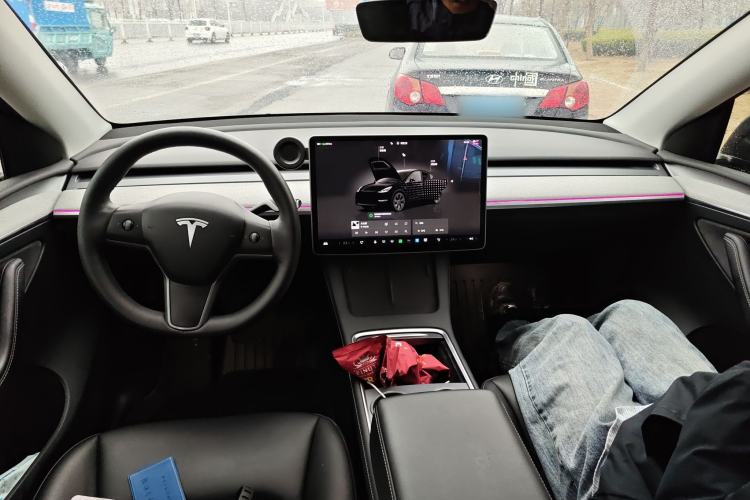 Used Tesla Model Y 2024 Rear-Wheel-Drive Version Center Console