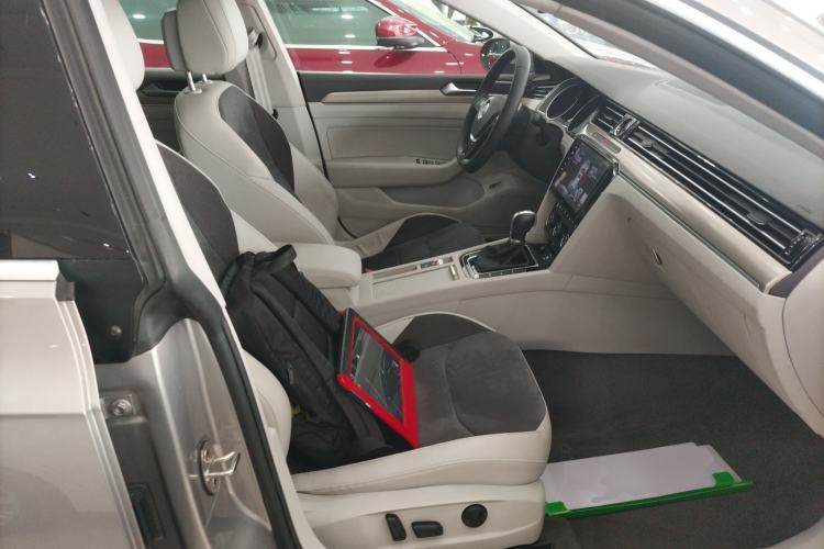 Used Volkswagen FAW-Volkswagen CC 2019 330TSI Huayan Edition China V Standard Right Front Seat