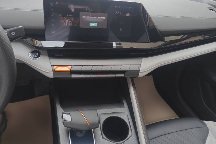 Used Changan UNI-V iDD 2024 Blue Whale Smart Electric iDD 136km Luxury Model