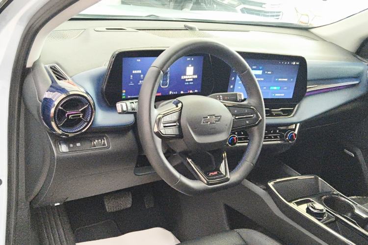 Used Chevrolet Equinox Plus 2024 102km RS Ultimate Edition Center Console