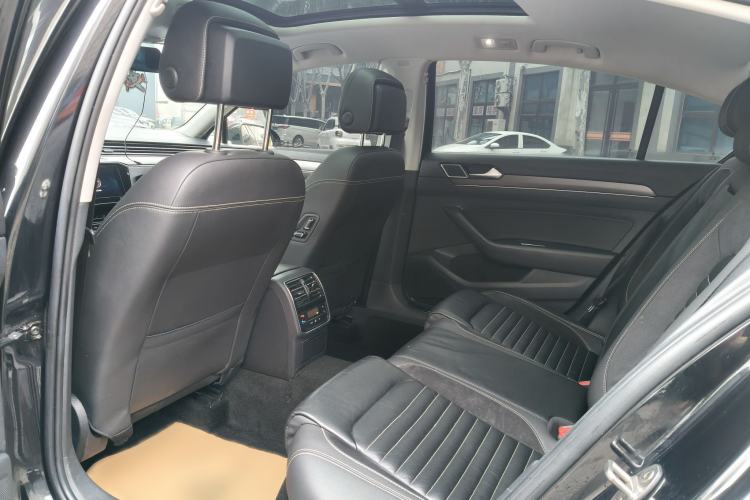 Used Volkswagen Magotan 2020 330TSI DSG Leading Model
