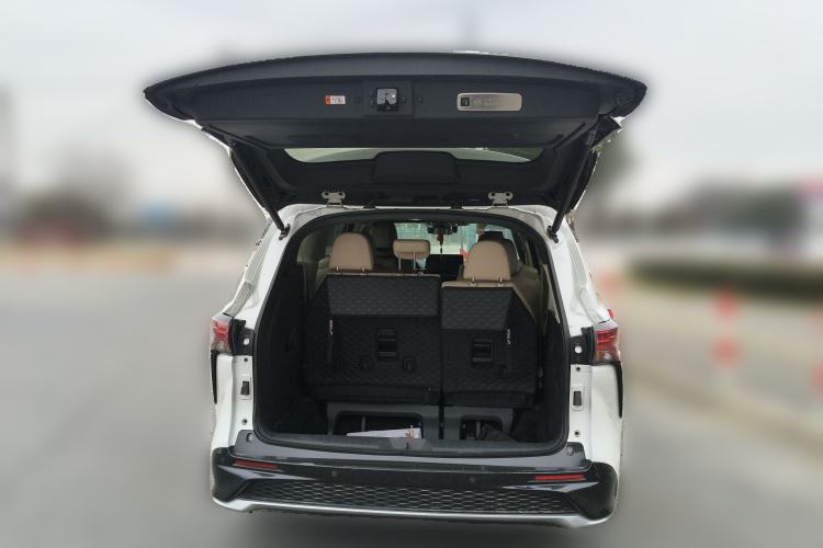 Used Toyota Granvia 2023 2.5L Hybrid Prestige PLUS Edition