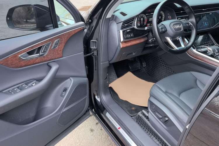 Used Audi Q7 2022 55 TFSI quattro S line Sport model
